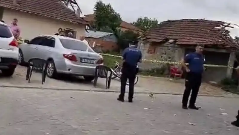 Kimliği belirsiz katil, tuvalette polise yakalandı: Faciayı ölümler önledi