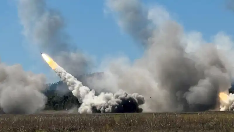 Avustralya'nın En Büyük Askeri Tatbikatında HIMARS Atışıyla Tarihi Bir İlk Gerçekleşti