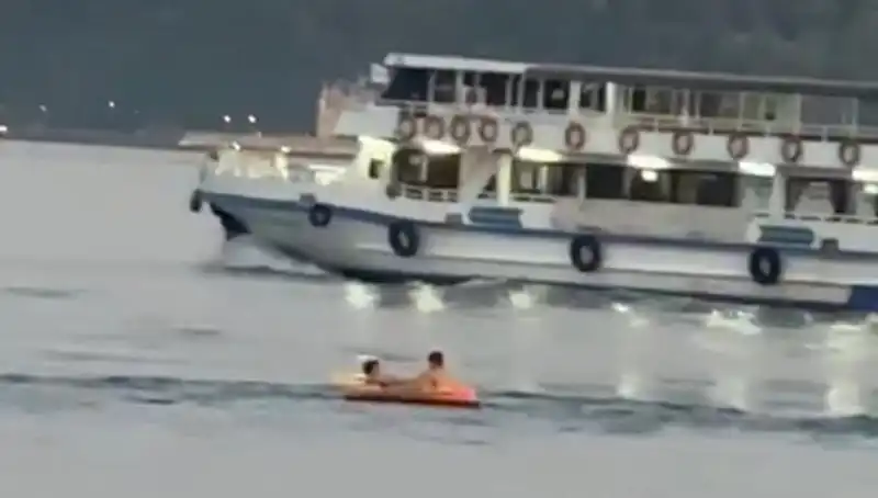Sarıyer Sahilinde Şaşırtan Olay: İki Çocuk Denize Botla Açıldı!