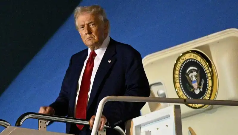 Katar'dan Trump'a Uçan 400 Milyon Dolarlık Saray Jetinin Detayları