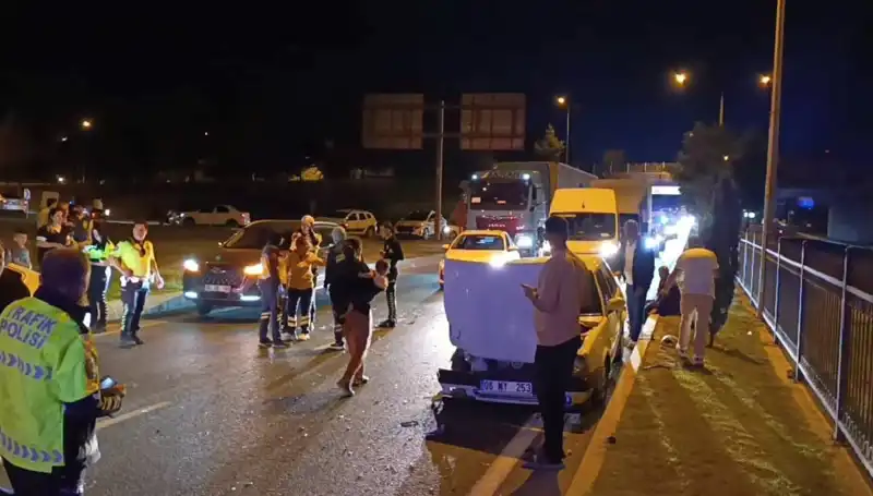 Otoyolda Kuralsız Geri Dönüş Yapılınca Facia: Çocuklar da Yaralı!