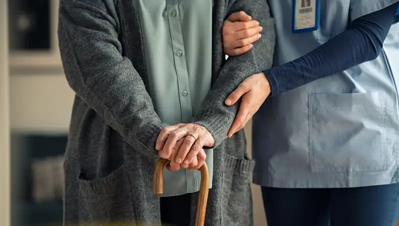 102 Yaşında Uzun Yaşam Sırları: Dünyanın En Yaşlı Doktoru Neleri Tavsiye Ediyor?