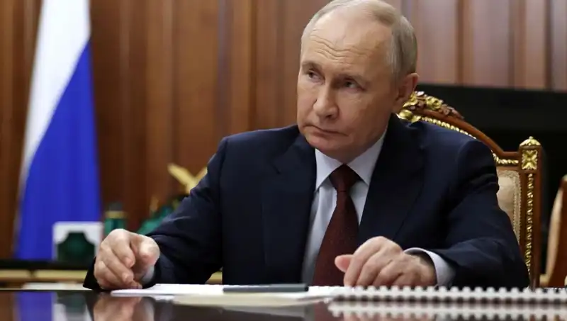 Putin'in "Dijital Gulag" Projesi: Her Rus Cihazında İzleme Şok Etkisi