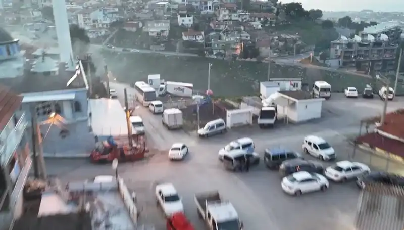İzmir'de Şok Eden Operasyon: 99 Gözaltı, Suç Şebekile Mücadele!