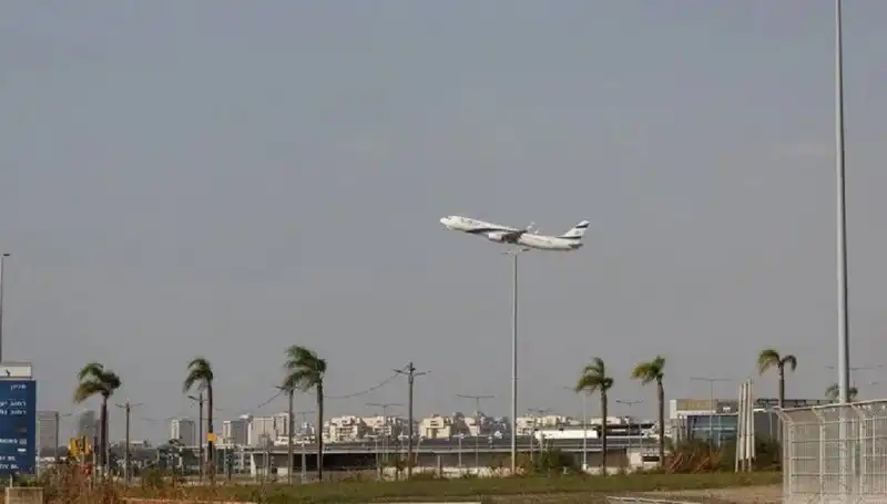Husiler, İsrail'in Ben Gurion Havalimanı'nı Balistik Füze ile Vurduğunu Açıkladı