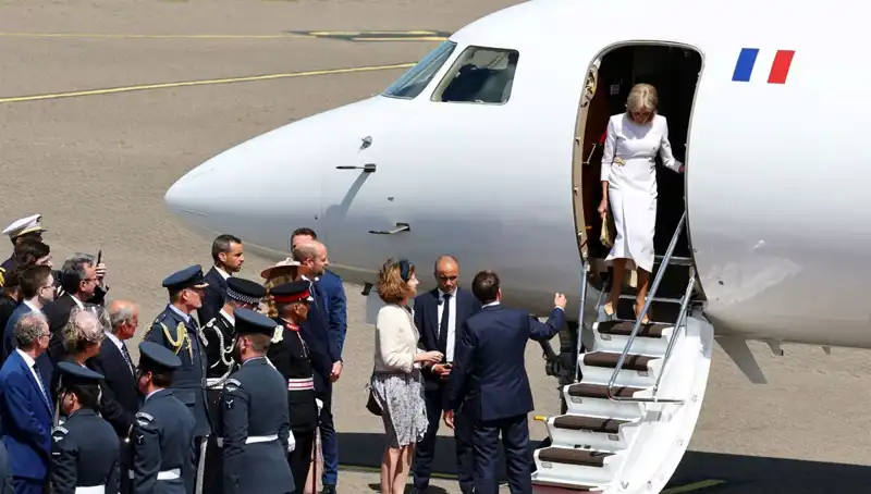 Eşi Brigitte Macron’un Elini Havada Bıraktı: Bu Olayın Arkasındaki Sebep Nedir?
