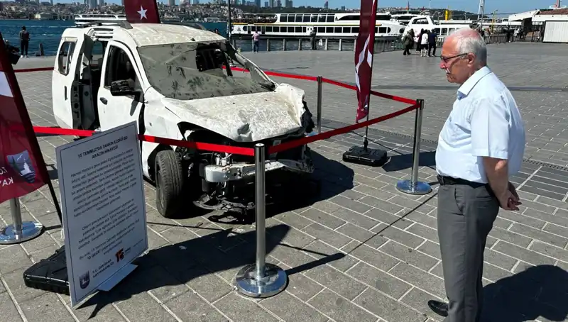 15 Temmuz Darbe Girişiminde Tankların Ezdikleri Araçlar Sergileniyor
