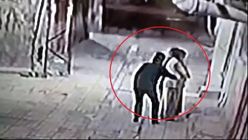 : Kapkaççılara Özel Operasyon: Polisler Pazarcı ve Simitçi Kılığına Girdi