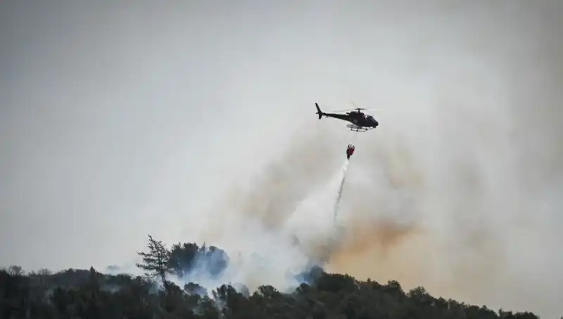 Fransa'nın Güneyinde Yangın Felaketi: Marsilya Havalimanı Kapatıldı