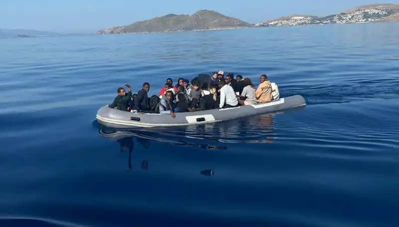 Bodrum Açıklarında Düzensiz Göçmen Operasyonu: 25 Kişi Yakalandı
