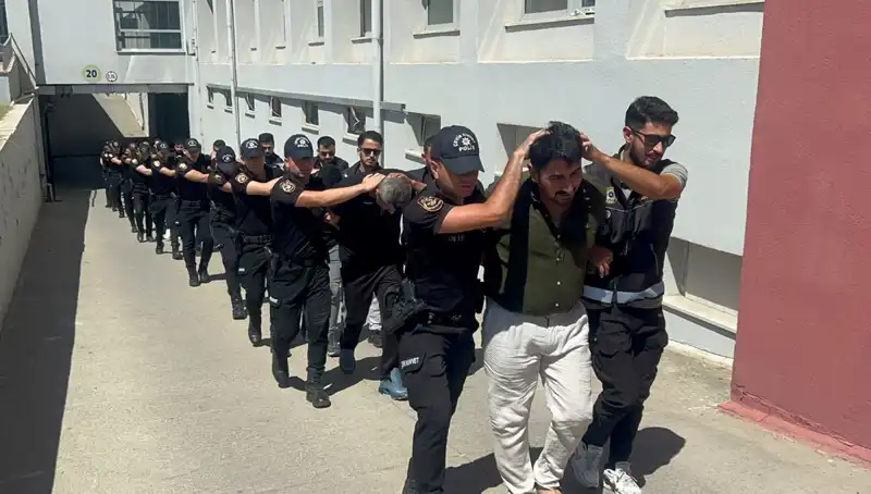 Adana'da 825 Kilogram Eroin Operasyonu: 16 Şüpheli Hapse Girdi