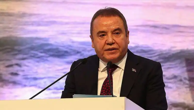 Antalya'nın Yıldız İsimlerinden Biri: Muhittin Böcek’in Hayatı ve Kariyeri