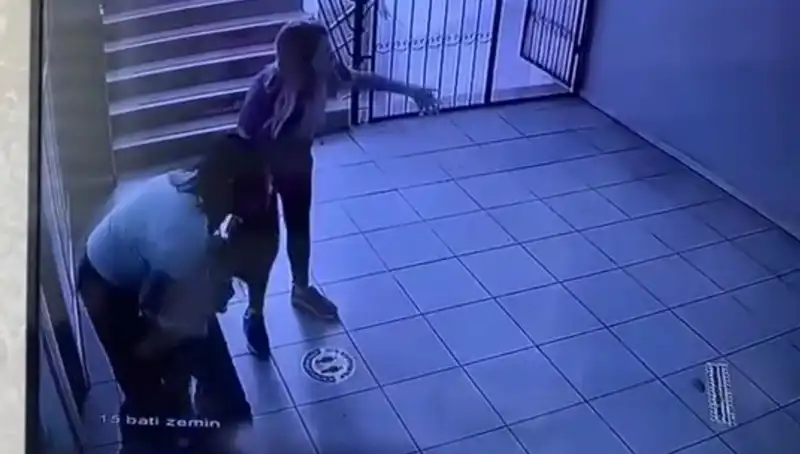 Hayat Kurtaran O An: Öğretmen Heimlich Manevrasıyla Öğrencisinin Kurtuluşuna Şahitlik Etti