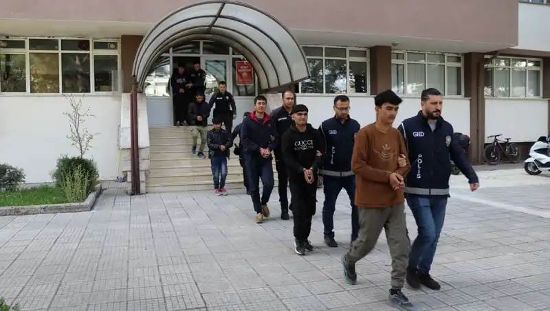 Edirne ve Kırklareli’nde Güvenlik Güçlerinden Kaçak Göçmen Operasyonu: Detaylar Açıklandı