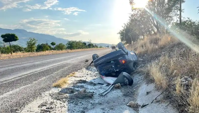 Adıyaman’da Otomobil Takla Attı, Sürücü ve Yolcular İnanılmaz Şansla Kurtuldu