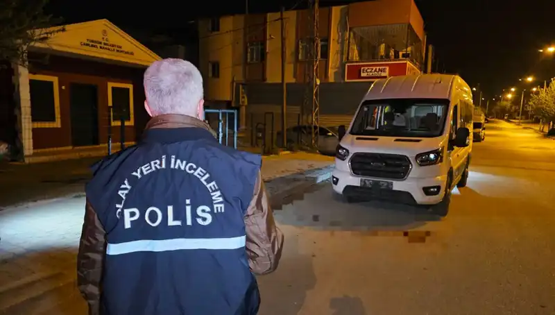 Kebapçıda Şok Edici Olay: Arkadaşını Boynundan Bıçakladı!
