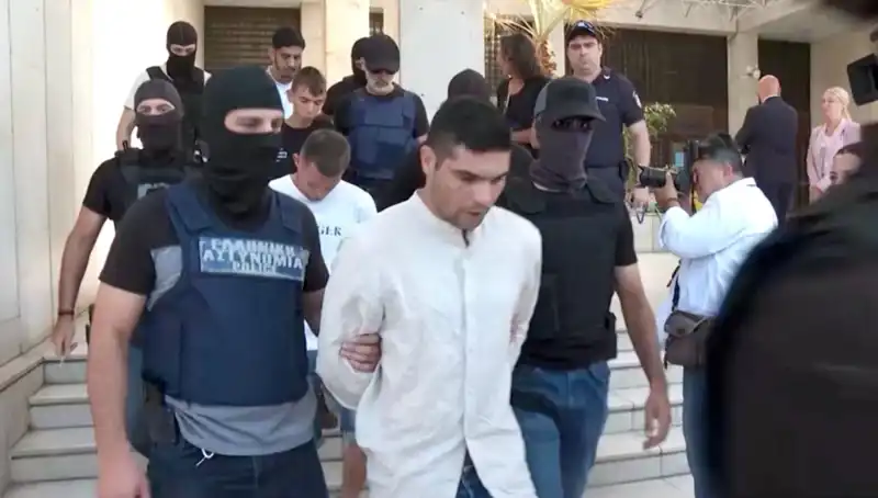 Atina'da Şok Cinayet: Ünlü Profesörün Öldürülmesinin Ardındaki Gizemli İsimler