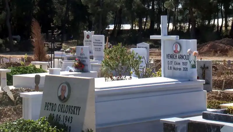 Antalya'da Yabancıların Aile Mezarlığı Merakı Artıyor