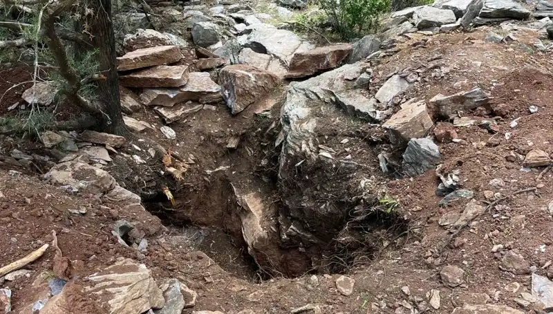 Eski Vali ve Emekli Albay Define Peşinde Yakalandı: Detaylar Ortaya Çıktı