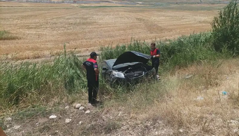 Şarampole Uçan Araçta İki Kişi Yaralandı: Olay Anı Korkuttu