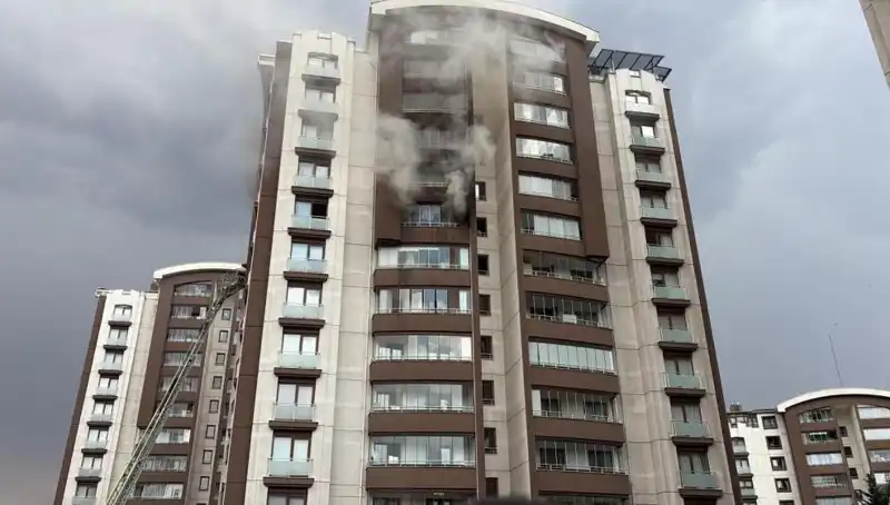 Ankara'da 14 Katlı Bina Yangını: Hayatta Kalma Mücadelesi