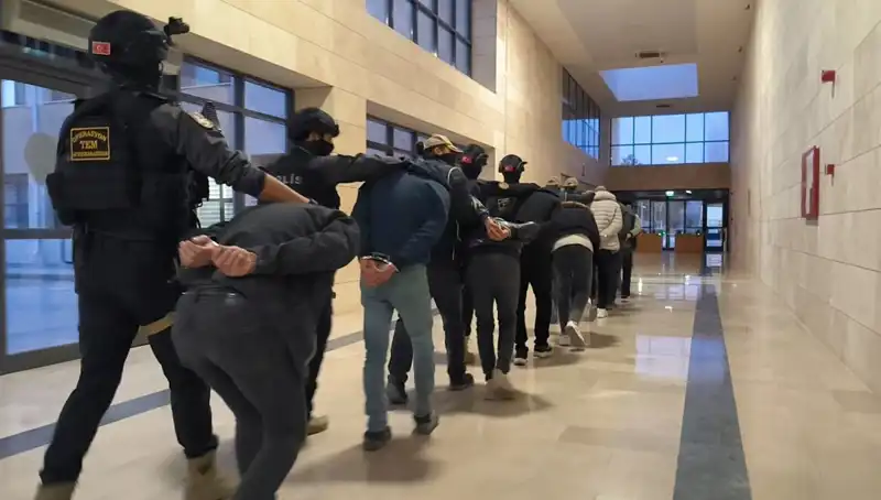 Türkiye Genelinde DAEŞ Operasyonları: 298 Şüphelinin Yakalanmasıyla Güvenlik Ağı Genişliyor