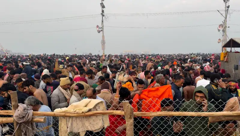 Hindistan'daki Dini Festivalde Bir İzdiham: En Az 6 Kayıp!