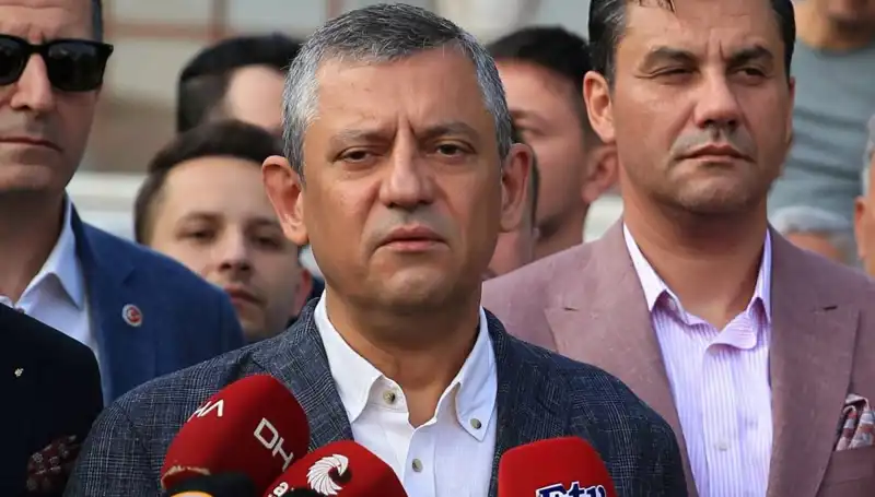 Özgür Özel: "Bu Bayram Bizlere Bayram Gibi Gelmedi" Dedi