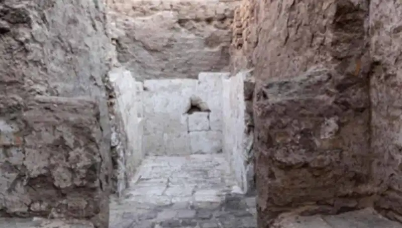 Mısır’da Tarihi Bir Keşif: 3 Bin 500 Yıllık Kraliyet Mezarı Ortaya Çıktı