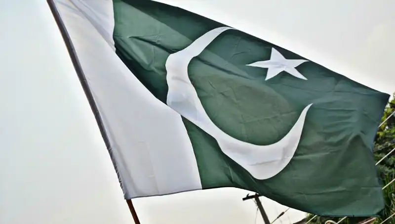 Pakistan'da Çöken Bina: Can Kaybı 30'a Yükseldi, Arama Kurtarma Devam Ediyor