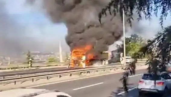 D-100 Karayolu'nda TIR Yangını Trafiği Nasıl Etkiledi?
