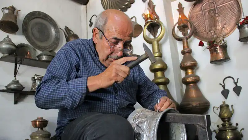 Yarım Asırlık Sanat Yolculuğu: 50 Yıldır İşiyle Yaşayan Usta