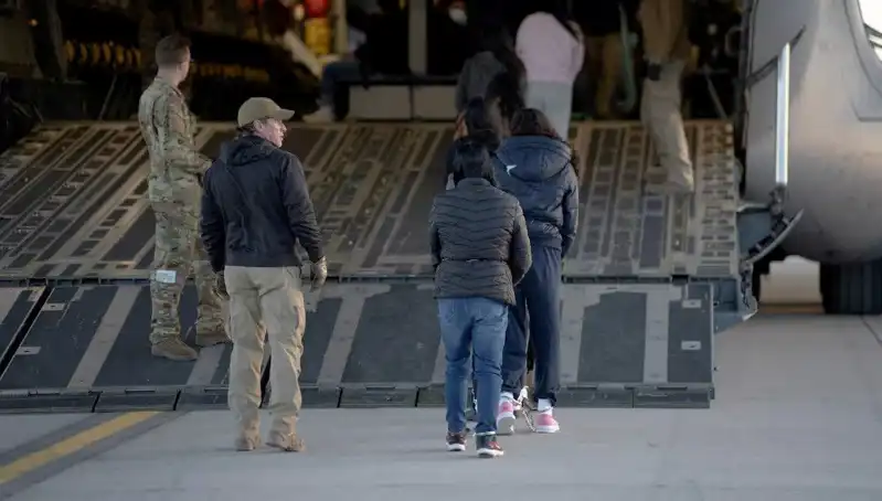 Kosova, ABD'den Sınır Dışı Edilen Göçmenler İçin Yeni Bir Kapı Olmayı Taahhüt Etti