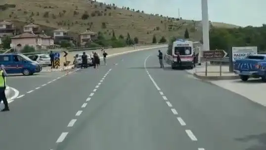 Elazığ'da İki Otomobilin Çarpışması Sonucu Yaralılar Hastaneye kaldırıldı