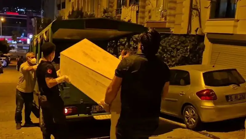 Esenyurt'ta Gizemli Bir Ölüm: Kadın Cesedi Bulundu!