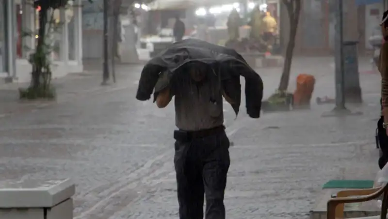 Türkiye'nin 25 İlinde Sarı Kodla Kuvvetli Yağış Uyarısı Bekleniyor