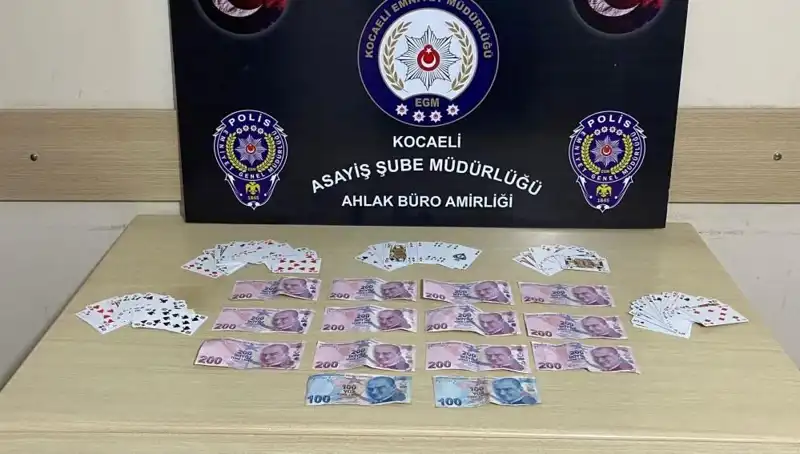 Kocaeli'de Kumar Oynayan Kahvehanelere Büyük Baskın: Detaylar Ortaya Çıktı!