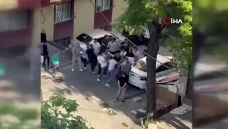 Zorbalığın Gölgelerindeki Gerçek: Madde Bağımlısına Yerel Halk Tepkisi