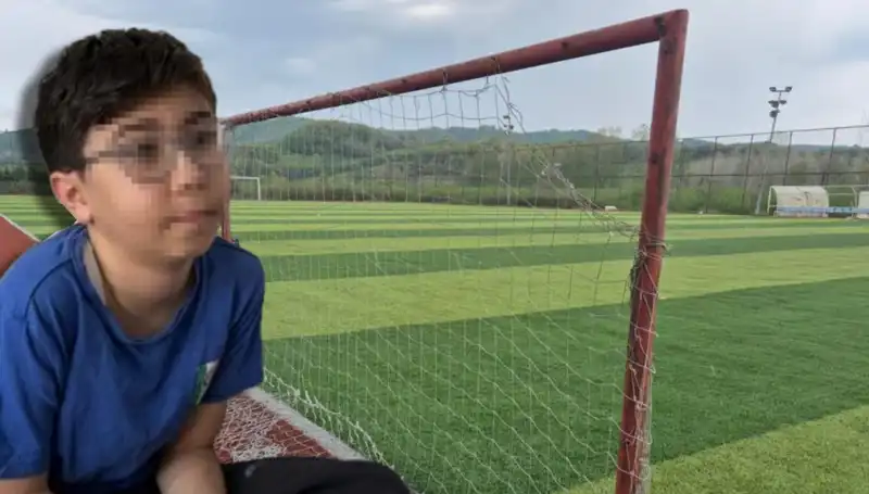 Halı Saha Oyununda Unutulmaz Kaza: Mahmut'un Çift Görme Kabusu